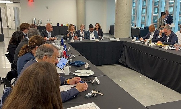 İzmir Büyükşehir Belediyesi ABD’deki zirvelerde kent projelerini tanıttı